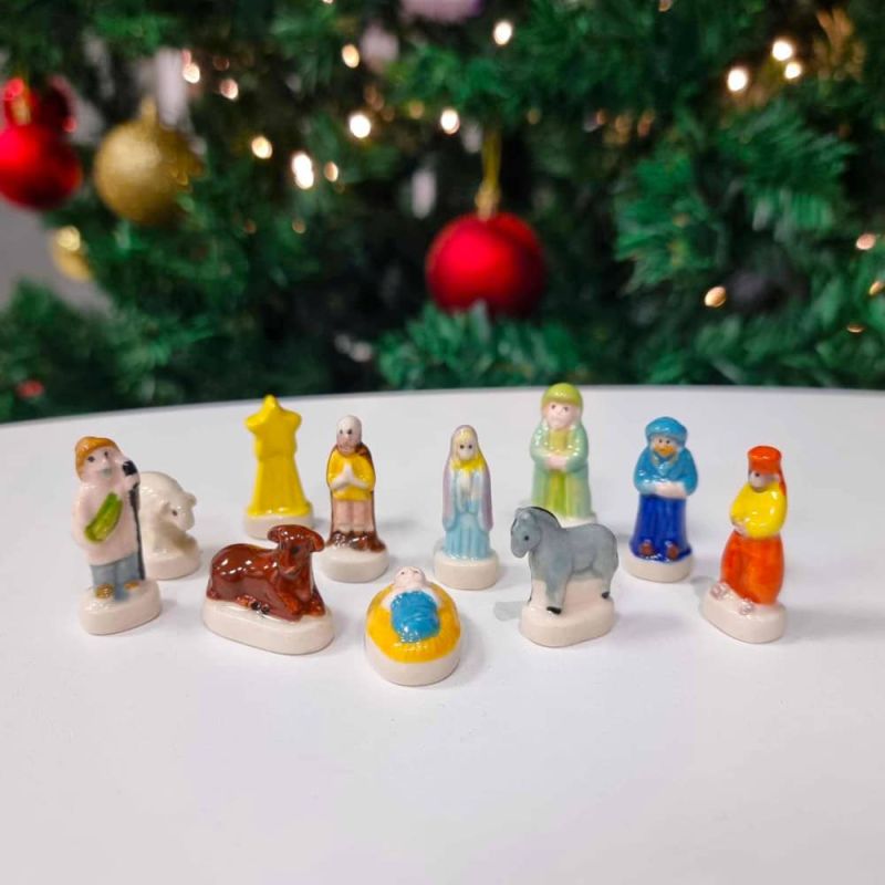 Fèves en céramique peintes Crèche de Noël (lot de 11)