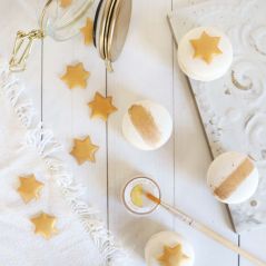 Décorations en pâte d'amande Etoiles dorées